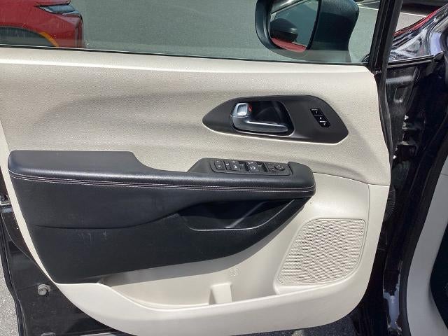 2023 Chrysler Pacifica Touring L FWD