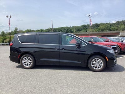2023 Chrysler Pacifica Touring L FWD
