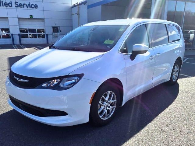 2022 Chrysler Voyager LX FWD