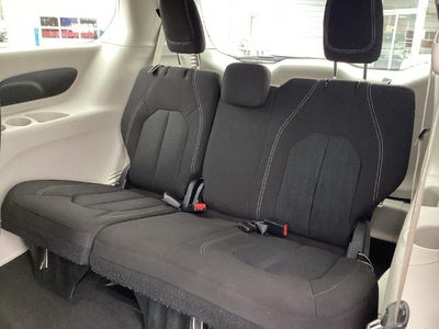 2022 Chrysler Voyager LX FWD