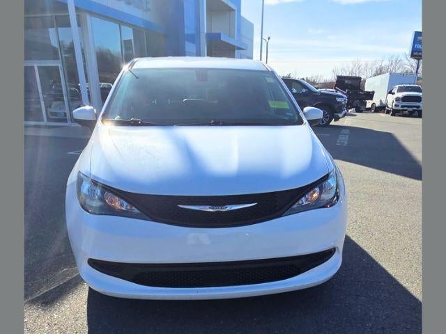 2022 Chrysler Voyager LX FWD