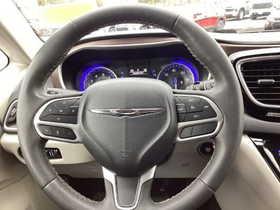 2022 Chrysler Voyager LX FWD