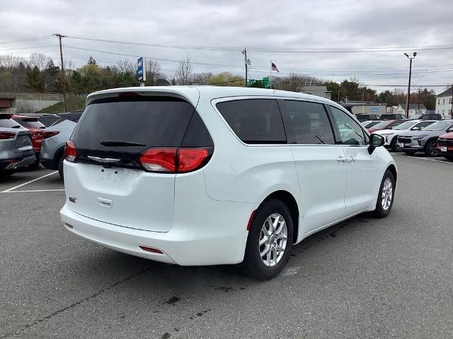 2022 Chrysler Voyager LX FWD