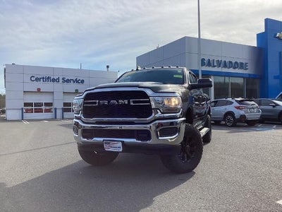2022 RAM 3500 Tradesman 4x4 Crew Cab 6'4" Box