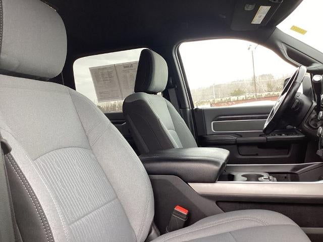 2022 RAM 3500 Big Horn 4x4 Crew Cab 8' Box