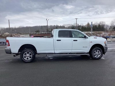 2022 RAM 3500 Big Horn 4x4 Crew Cab 8' Box