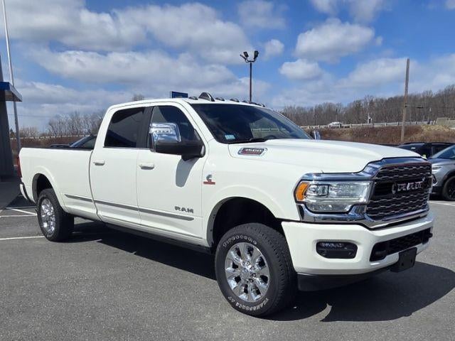 2023 RAM 3500 Limited 4x4 Crew Cab 8' Box