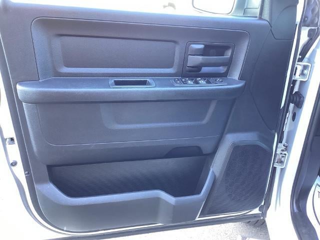 2021 RAM 1500 Classic Tradesman 4x4 Crew Cab 5'7" Box