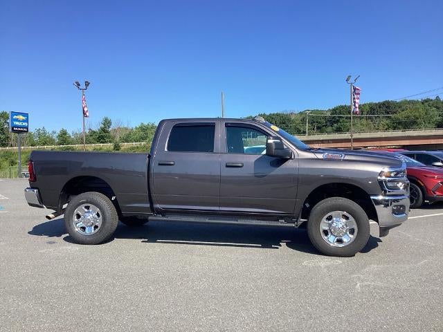 2025 RAM 2500 Tradesman 4x4 Crew Cab 6'4" Box