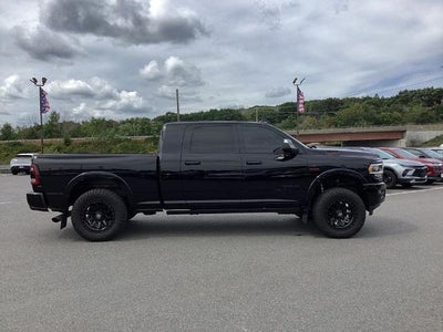 2022 RAM 2500 Laramie 4x4 Mega Cab 6'4" Box