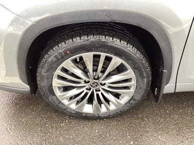 2022 Toyota Highlander Platinum AWD (Natl)