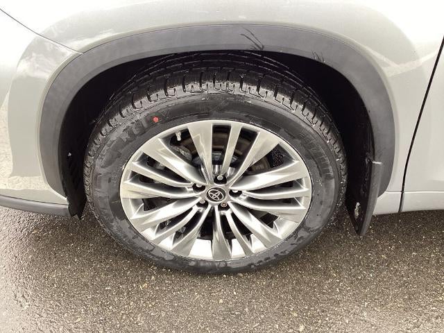 2022 Toyota Highlander Platinum AWD (Natl)