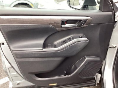 2022 Toyota Highlander Platinum AWD (Natl)