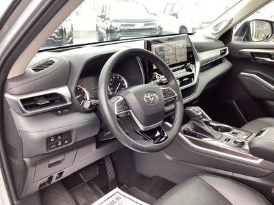 2022 Toyota Highlander Platinum AWD (Natl)