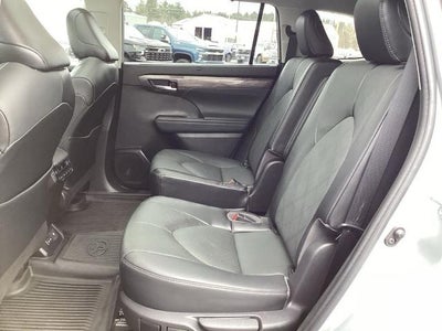 2022 Toyota Highlander Platinum AWD (Natl)