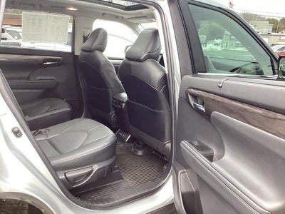 2022 Toyota Highlander Platinum AWD (Natl)