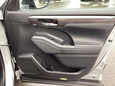 2022 Toyota Highlander Platinum AWD (Natl)