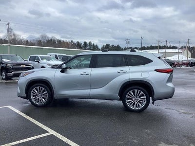 2022 Toyota Highlander Platinum AWD (Natl)