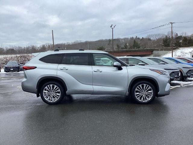 2022 Toyota Highlander Platinum AWD (Natl)