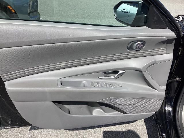 2023 Hyundai ELANTRA SEL IVT